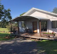 Flame Tree Chalet - Accommodation Sunshine Coast