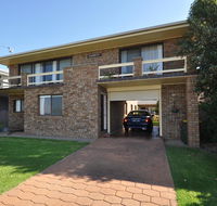 Flat 1/15 Dalmeny Drive - Accommodation Sunshine Coast