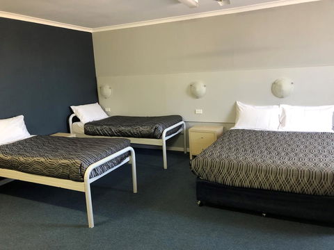 Flinders Motel - Accommodation Sunshine Coast 2