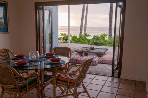 Frangipani Beach House - Newell Beach - Accommodation Sunshine Coast 2
