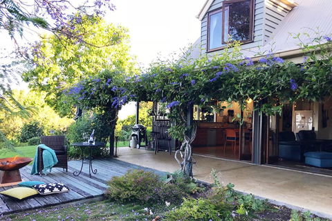 French Cottage & Loft - Accommodation Sunshine Coast 2