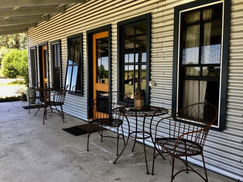 French Island Cottage - Accommodation Sunshine Coast 2