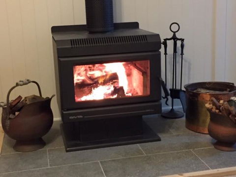FROGGIES HOLIDAY HOUSE - Accommodation Sunshine Coast 2