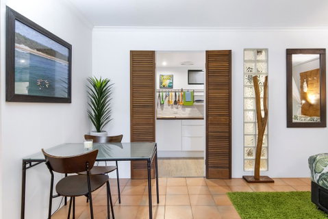 Funky, Central Studio - Accommodation Sunshine Coast 1