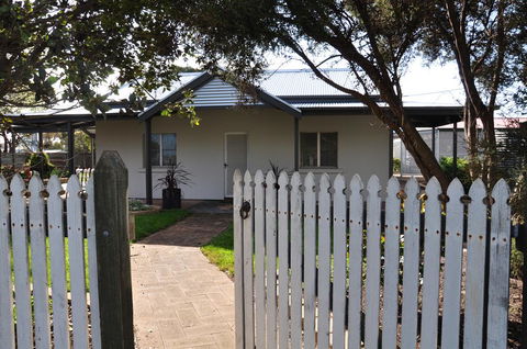 Girraween House - Accommodation Sunshine Coast 0