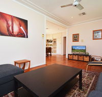 Glandore Estate Vineyard Homestead onsite cellar door  walk to restaurants incl EXP - Accommodation Sunshine Coast