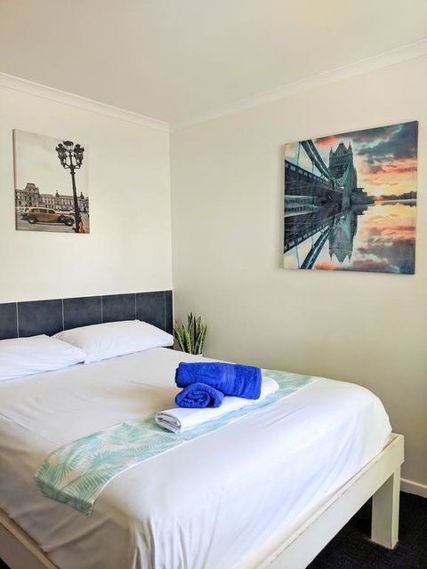Globetrotters International - Accommodation Sunshine Coast 3
