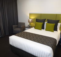 Golden Chain Tower Motor Inn - Accommodation Sunshine Coast