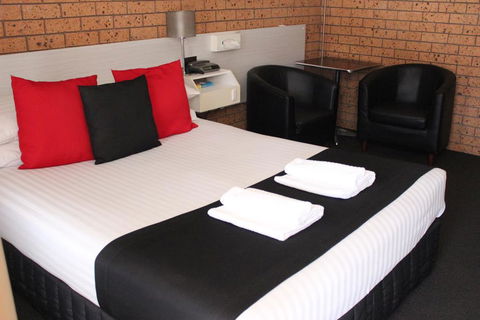 Golden Harvest Motor Inn Moree - Accommodation Sunshine Coast 1
