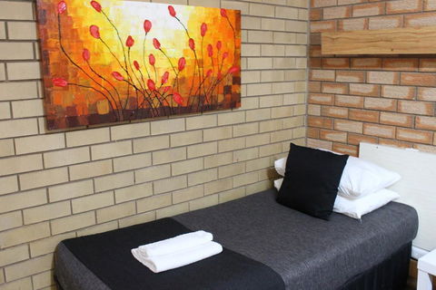 Golden Harvest Motor Inn Moree - Accommodation Sunshine Coast 2