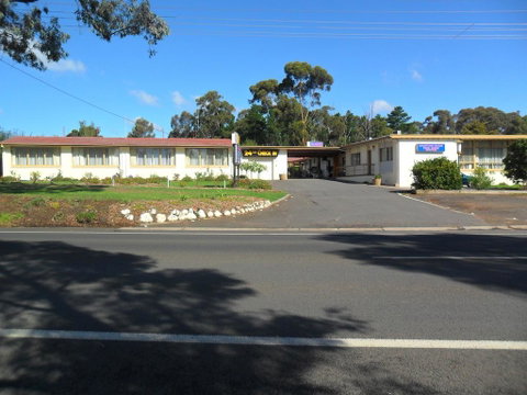 Golden Hills Motel - Accommodation Sunshine Coast 1