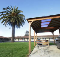 Golden Palms Motel - Accommodation Sunshine Coast