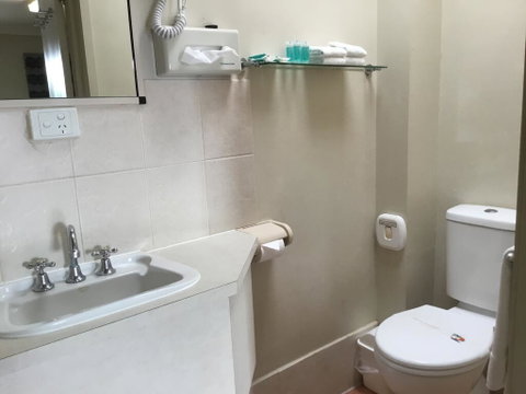 Golden Palms Motor Inn - Accommodation Sunshine Coast 1