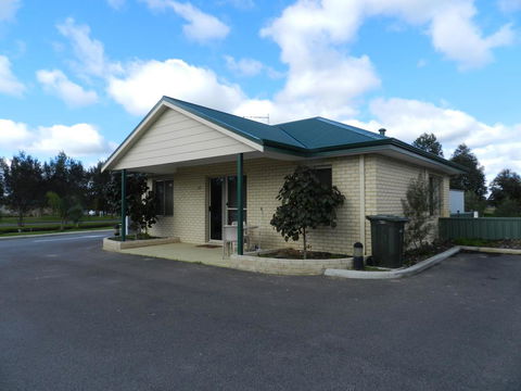 Golden Ponds - Accommodation Sunshine Coast 2
