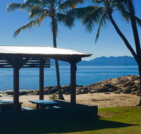 Golden Sands Beach House - Accommodation Sunshine Coast