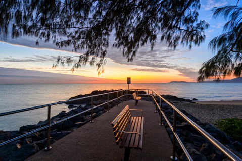 Golden Sands Beachfront Resort - Accommodation Sunshine Coast 2