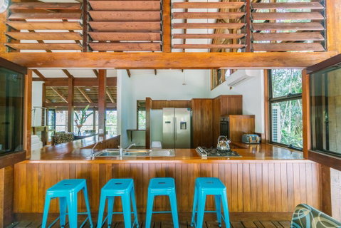 Golden Sunbird - Accommodation Sunshine Coast 0