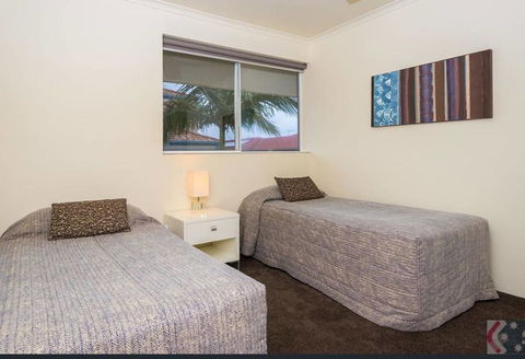 Gorgeous 4 Bed Beachside Apartment - Diamond Beach Resort - Accommodation Sunshine Coast 3