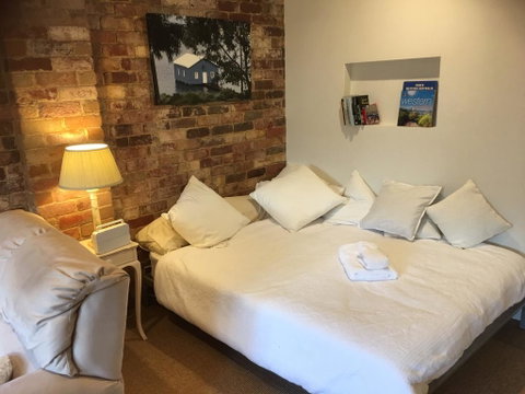 Gorgeous Studio 2 Minutes From The Heart Of Subiaco - Accommodation Sunshine Coast 3