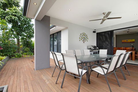 Grand Parade - Accommodation Sunshine Coast 2