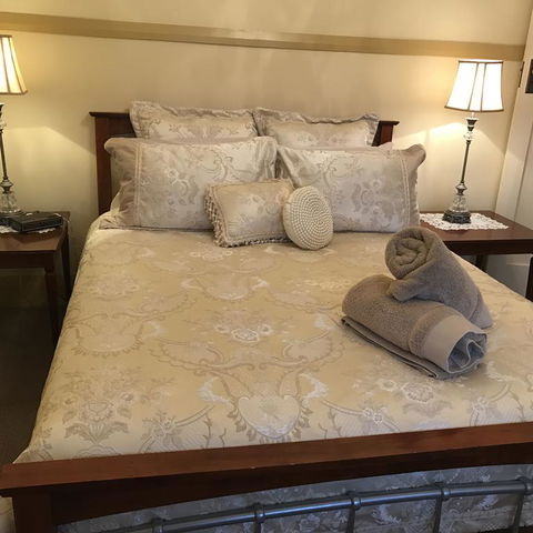 Guest House On Hyde - Accommodation Sunshine Coast 3