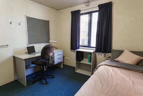 Guild House 6 Bedroom Flat - Accommodation Sunshine Coast 3