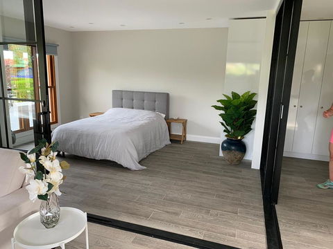 Gunsynd Studio Apartment - Accommodation Sunshine Coast 0