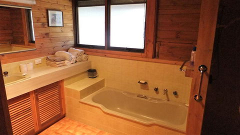 Gunyah Valley Retreat - Accommodation Sunshine Coast 2