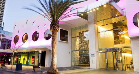 H Ocean View In Surfers Paradise - Accommodation Sunshine Coast 0