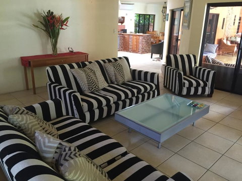 Hacienda Cooya Beach - Accommodation Sunshine Coast 1