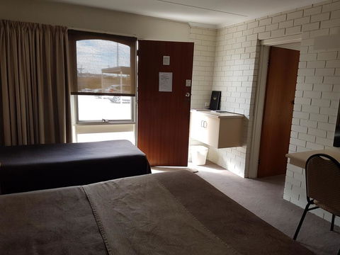 Hacienda Motel Geelong - Accommodation Sunshine Coast 2