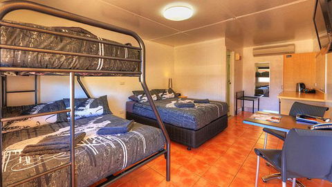 Halls Creek Motel - Accommodation Sunshine Coast 3