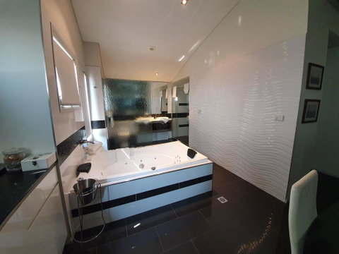 Hangar House Mudgee - Accommodation Sunshine Coast 3