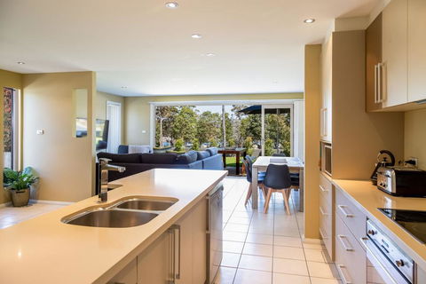 HARBOUR LIGHTS - Ulladulla - Accommodation Sunshine Coast 3