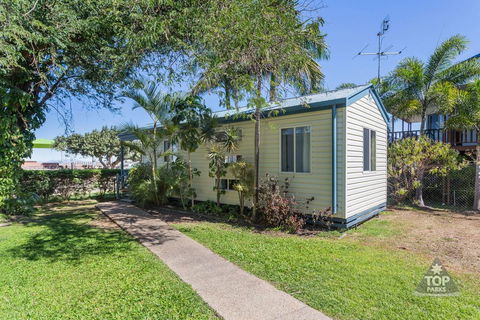 Harbour Lights Tourist Park - Accommodation Sunshine Coast 2