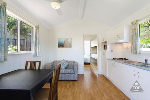 Harbour Lights Tourist Park - Accommodation Sunshine Coast 0