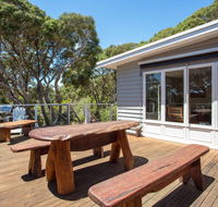 Harleian Beach House walk to both beaches - Accommodation Sunshine Coast