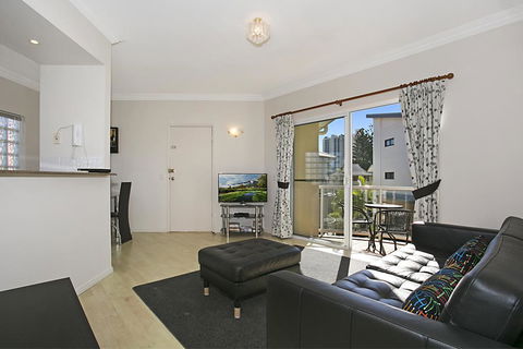 Harmony Apartment - Accommodation Sunshine Coast 3