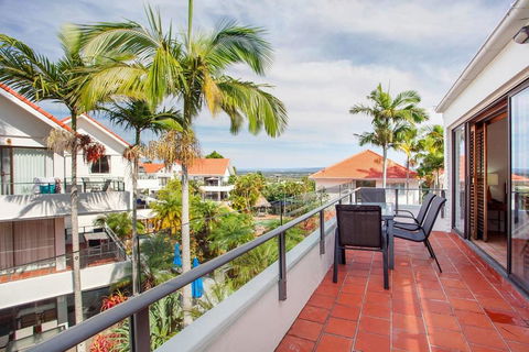 Haven On Noosa Hill - Sunset Views, Pools, Spa - Accommodation Sunshine Coast 1