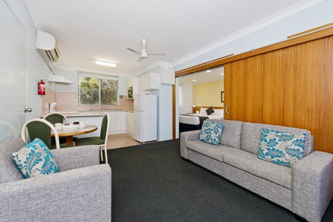 Haven Waters Motel & Apartments - Accommodation Sunshine Coast 3