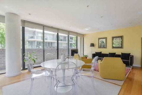 HAZEL Chapel St Socialite. Pool, Spa & Gym - Accommodation Sunshine Coast 3