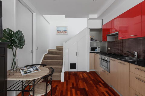 Heart Of Sandringham Apartment By Ready Set Host - Accommodation Sunshine Coast 2