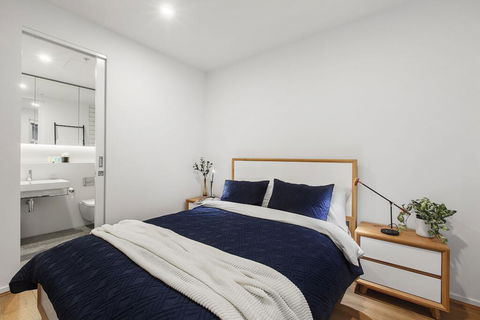 Heart Of Windsor Apartment By Ready Set Host - Accommodation Sunshine Coast 1