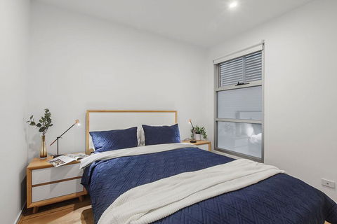 Heart Of Windsor Apartment By Ready Set Host - Accommodation Sunshine Coast 2