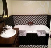 Henrietta's Country House - Accommodation Sunshine Coast