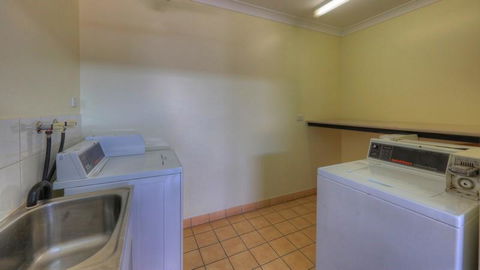 Heritage Lodge Motel - Accommodation Sunshine Coast 1