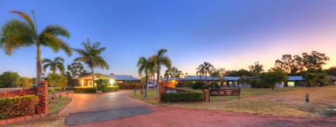 Heritage Lodge Motel - Accommodation Sunshine Coast 0
