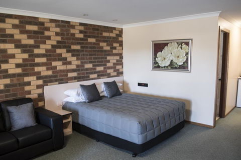 Highway Inn Motel - Accommodation Sunshine Coast 1
