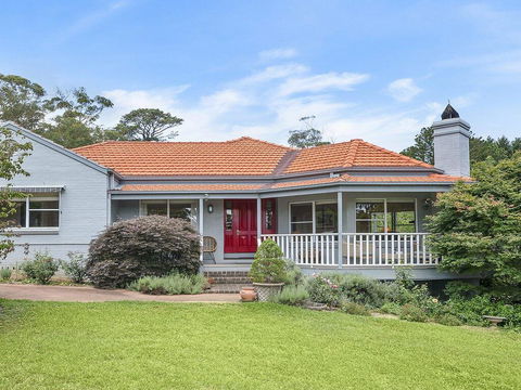 Hillview Cottage - Classic Country Comfort And Charm - Accommodation Sunshine Coast 0