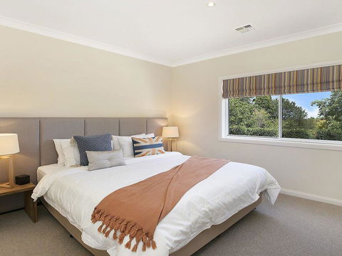 Hillview Cottage - Classic Country Comfort And Charm - Accommodation Sunshine Coast 2